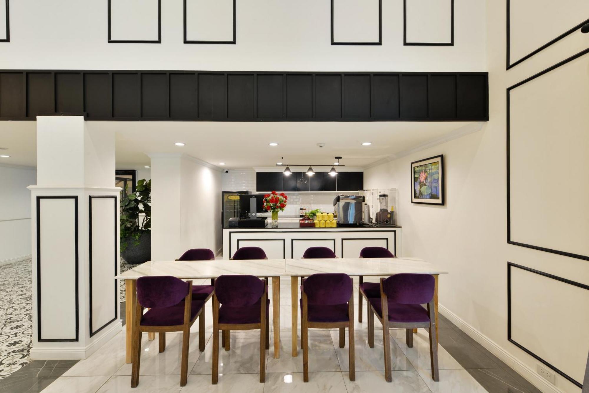 Villa De Pranakorn Bangkok Exterior photo The kitchen at the 10000-square-foot (930-square-metre) home