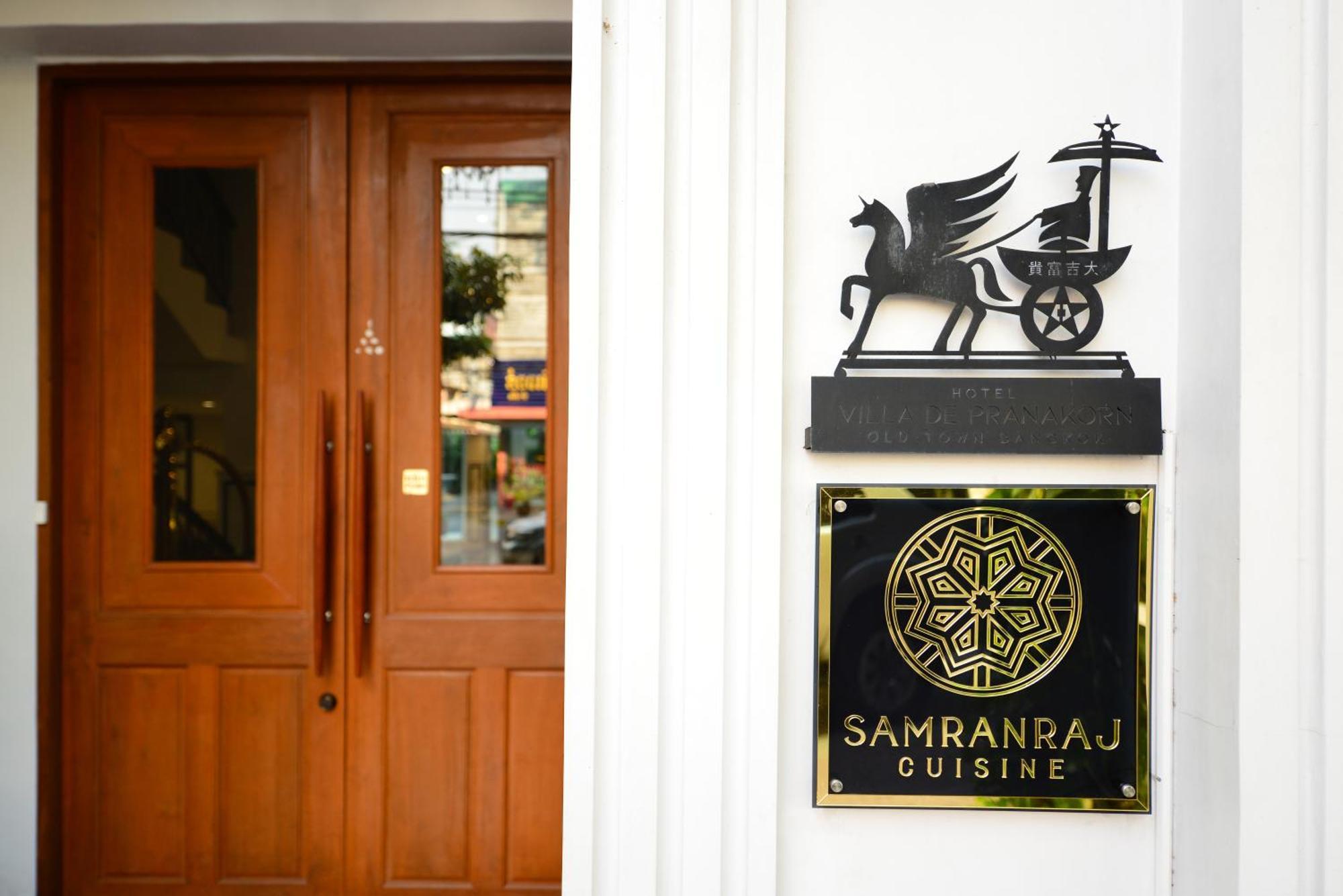 Villa De Pranakorn Bangkok Exterior photo Samranraj Cuisine
