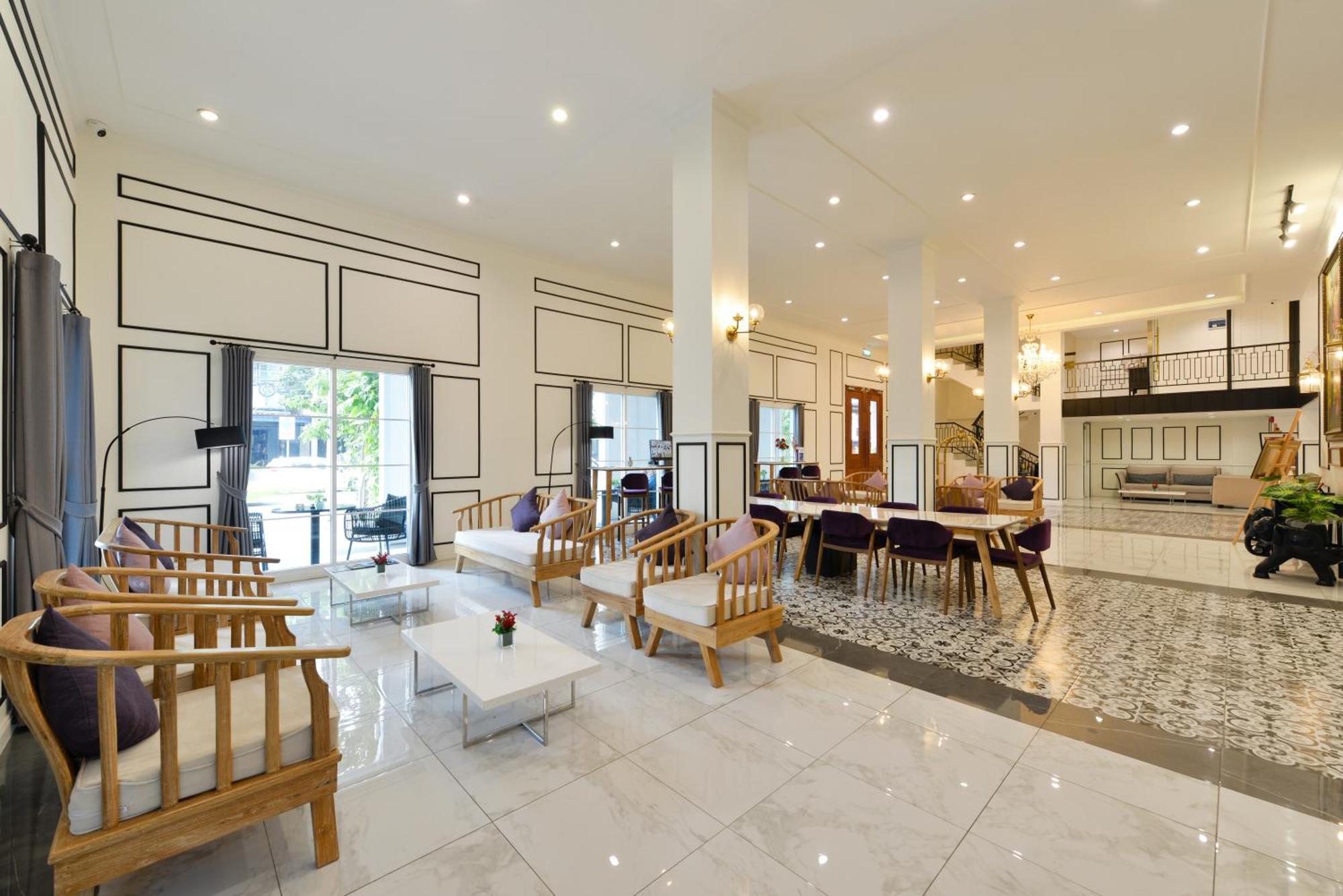 Villa De Pranakorn Bangkok Exterior photo Lobby